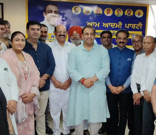 आम आदमी पार्टी का नया कार्यालय जालंधर में हुआ उद्घाटन