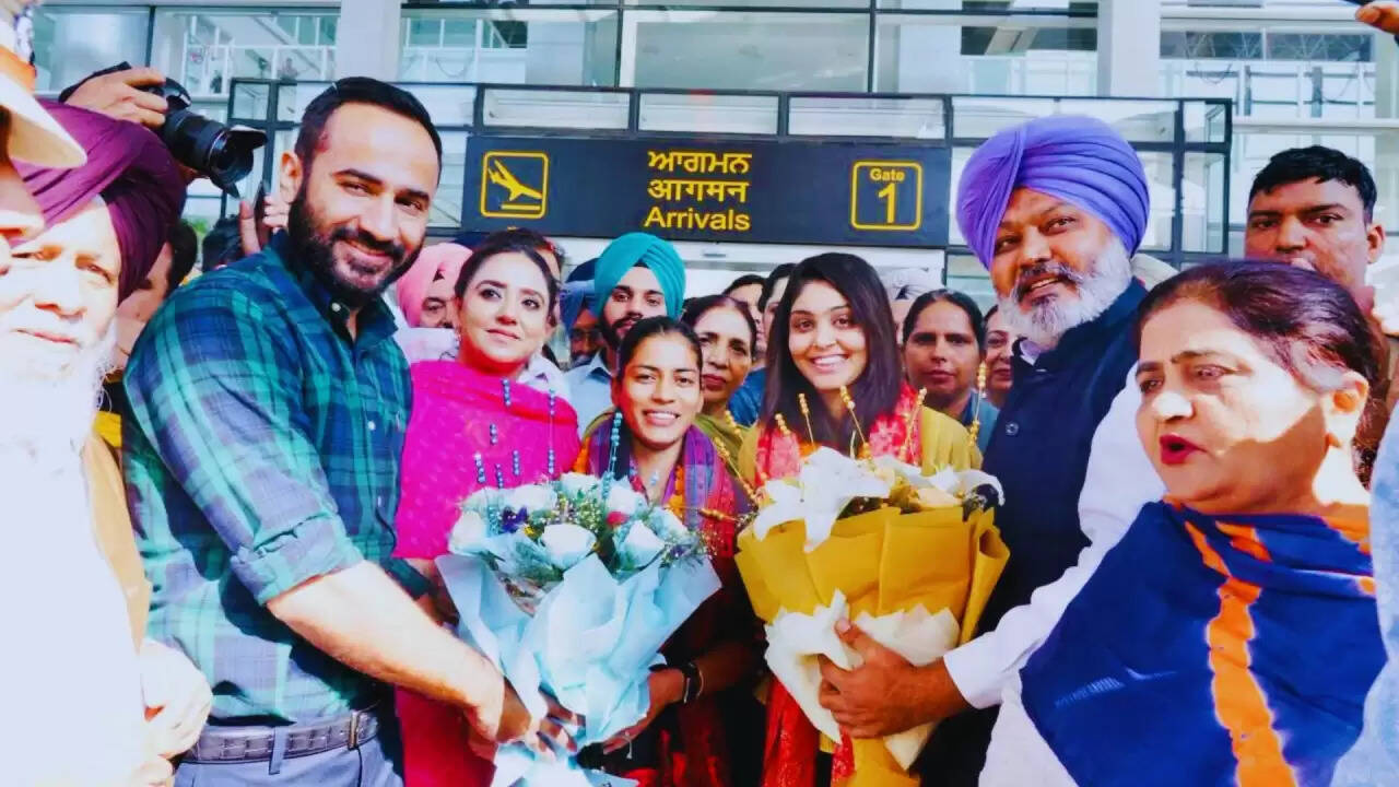 महिला क्रिकेट में ऐतिहासिक जीत: पंजाब की बेटियों का शानदार स्वागत