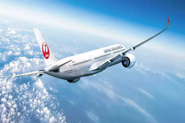 जापान एयरलाइंस का विमान 10 मिनट में 26,000 फीट नीचे गिरा