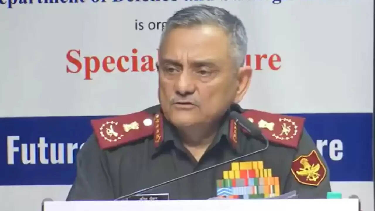 CDS जनरल अनिल चौहान ने क्रिकेट के माध्यम से समझाया युद्ध का महत्व