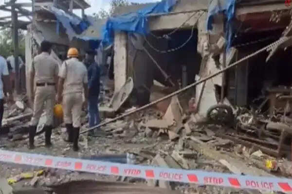 दादर और नगर हवेली में नाइट्रोजन गैस गोदाम में भयानक विस्फोट, चार की मौत