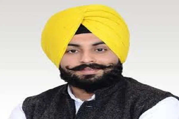 पंजाब के शिक्षा मंत्री हरजोत सिंह बैंस ने गोल्डन टेम्पल में अपनी गलती स्वीकार की