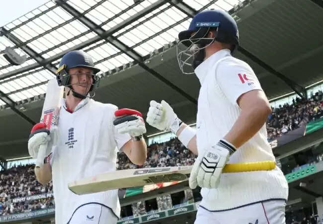 इंग्लैंड ने बॉक्सिंग डे टेस्ट में ऑस्ट्रेलिया को हराया, 14 साल बाद टेस्ट जीत का जश्न