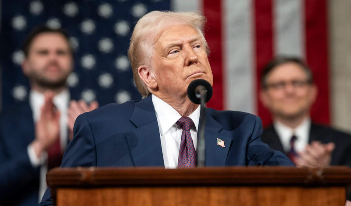 डोनाल्ड ट्रंप की नई चेतावनी: ईरान के खर्ग द्वीप पर फिर से हमले की संभावना