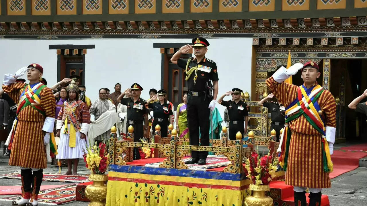 भारतीय सेना प्रमुख की भूटान यात्रा: रक्षा सहयोग को मजबूत करने की दिशा में कदम