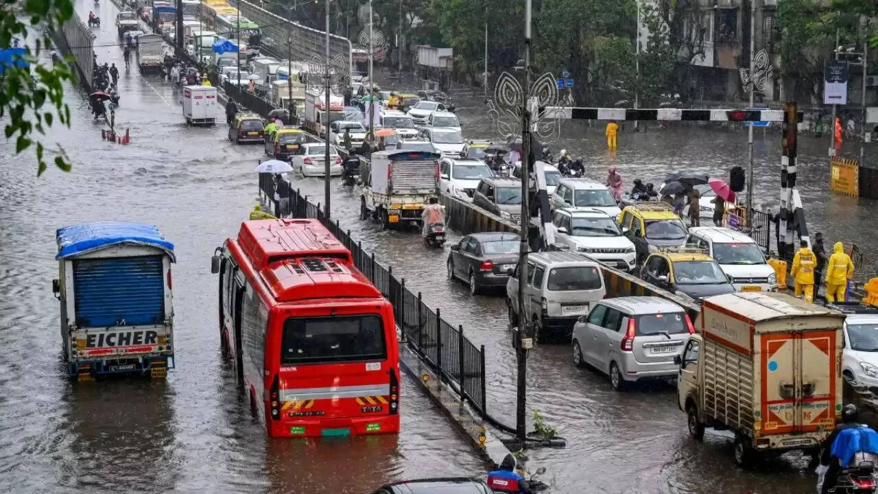महाराष्ट्र में भारी बारिश का अलर्ट: क्या कहती हैं मौसम विशेषज्ञ?
