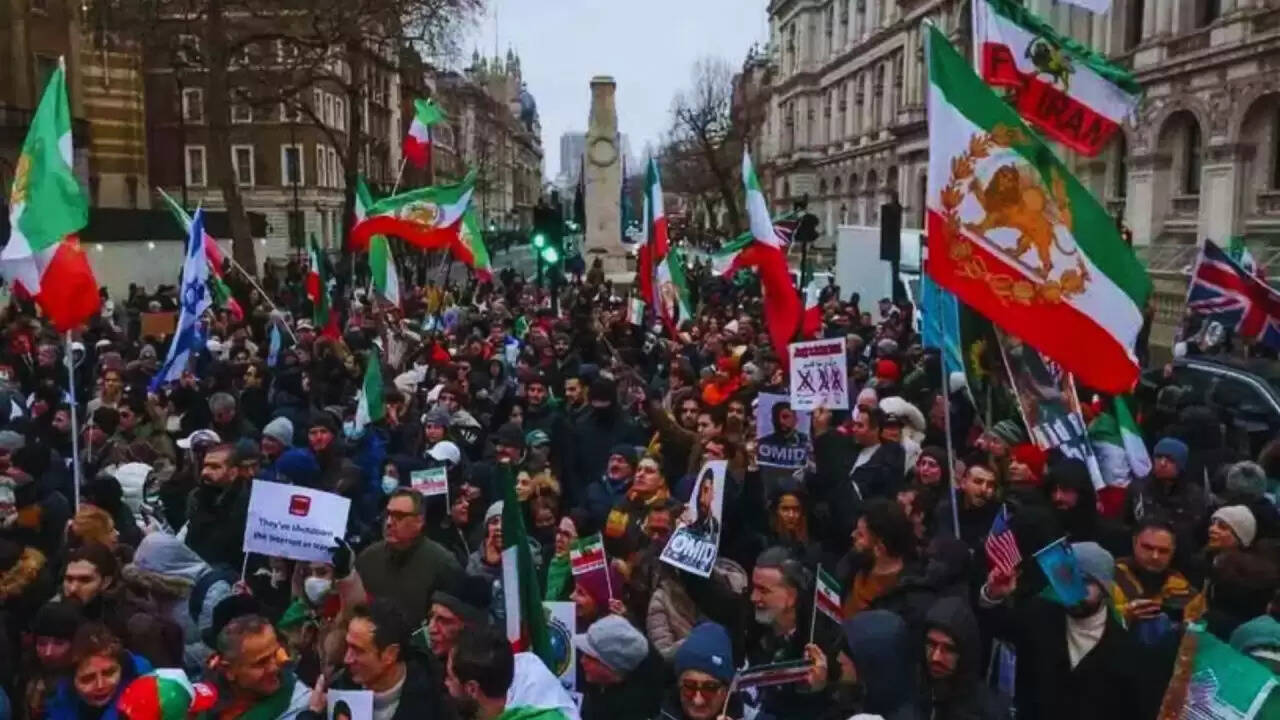 ईरान में सरकार विरोधी प्रदर्शनों में मौतों की संख्या पर विवाद: क्या है सच्चाई?