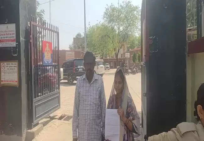 कालपी में खनन माफिया के खिलाफ युवती का साहसिक विरोध