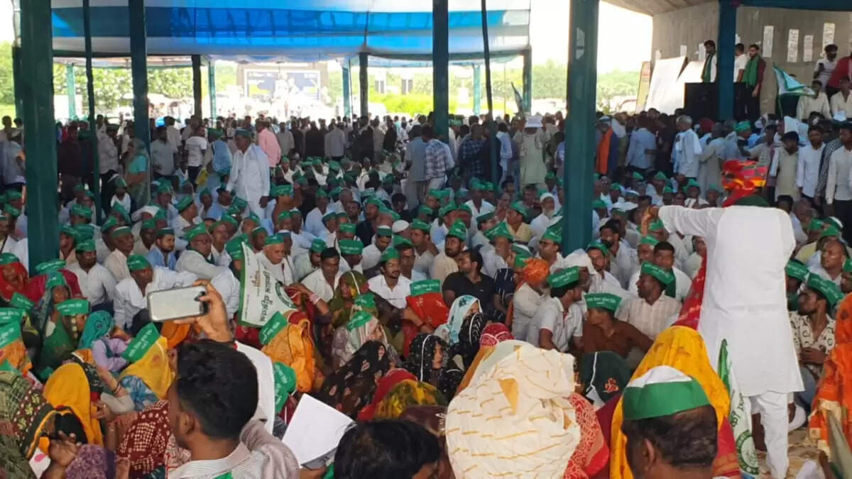 ग्रेटर नोएडा में किसानों की महापंचायत: लंबित मांगों को लेकर एकजुटता का प्रदर्शन