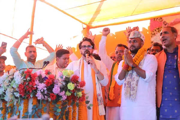 अनुराग सिंह ठाकुर ने तेजस्वी यादव पर साधा निशाना, कहा बिहार की जनता का भरोसा एनडीए पर है