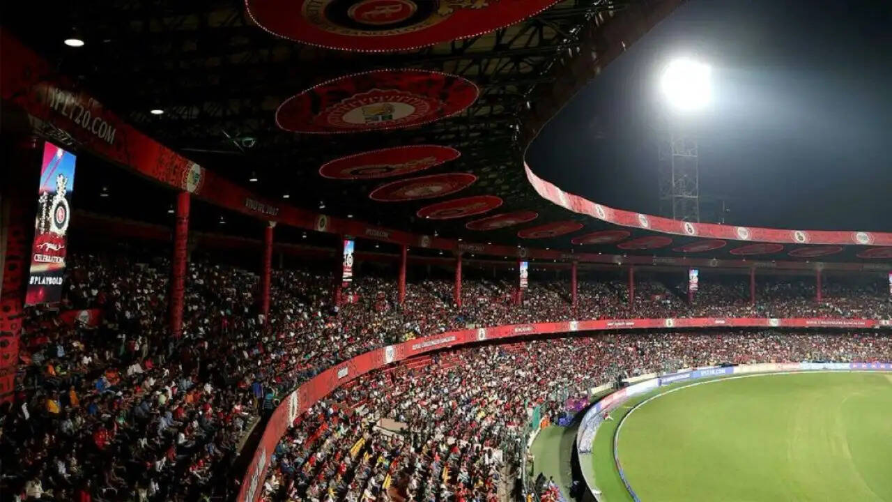RCB ने श्रद्धांजलि के रूप में खाली सीटें रखी, IPL 2026 की तैयारी शुरू