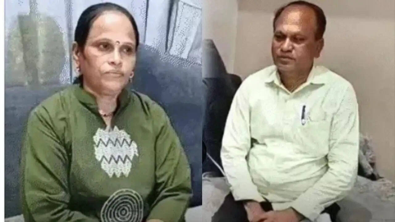 कॉकरोच जनता पार्टी ने NEET पेपर लीक पर उठाई आवाज