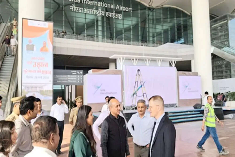 नोएडा इंटरनेशनल एयरपोर्ट का उद्घाटन: उत्तर प्रदेश की नई उड़ान