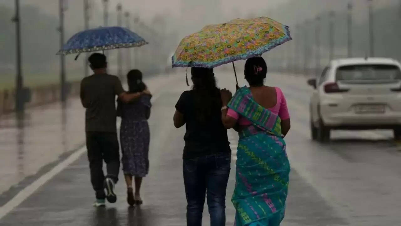 दिल्ली में बारिश की संभावना, गर्मी से मिलेगी राहत