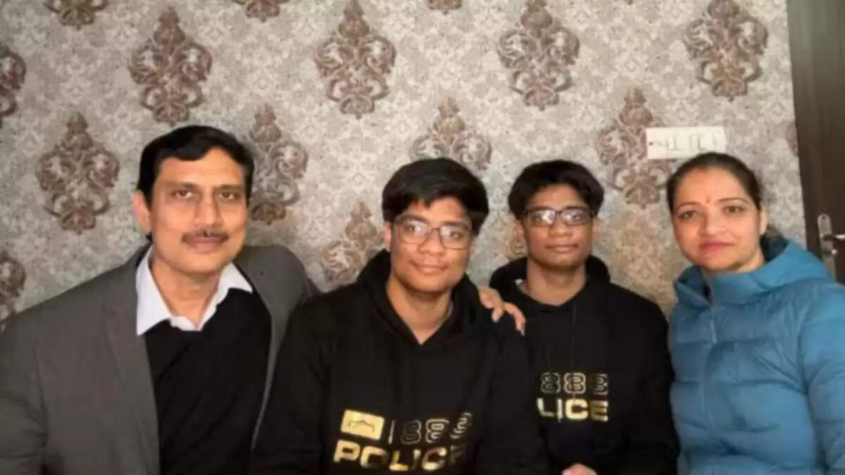 गुरुग्राम के जुड़वां भाइयों ने JEE Main 2024 में किया कमाल
