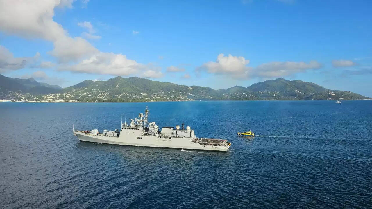 INS Teg का सेशेल्स दौरा: भारत और सेशेल्स के बीच समुद्री सुरक्षा सहयोग को बढ़ावा
