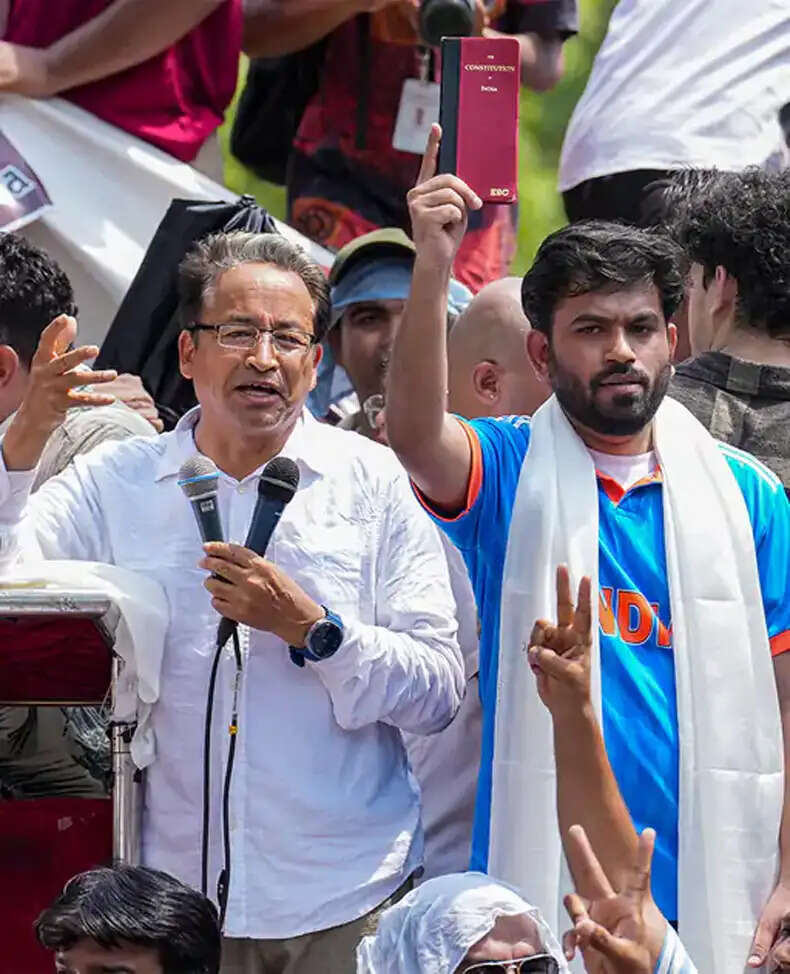 CJP का जंतर-मंतर पर प्रदर्शन: शिक्षा मंत्री के इस्तीफे की मांग
