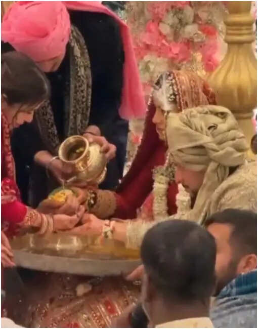 कुलदीप यादव और वंशिका चड्ढा की भव्य शादी: तस्वीरों में देखें खास लम्हें