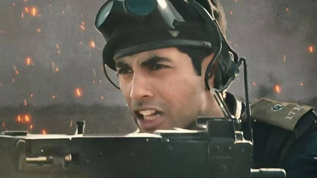 बॉक्स ऑफिस पर 'इक्कीस' और 'धुरंधर' के बीच की प्रतिस्पर्धा