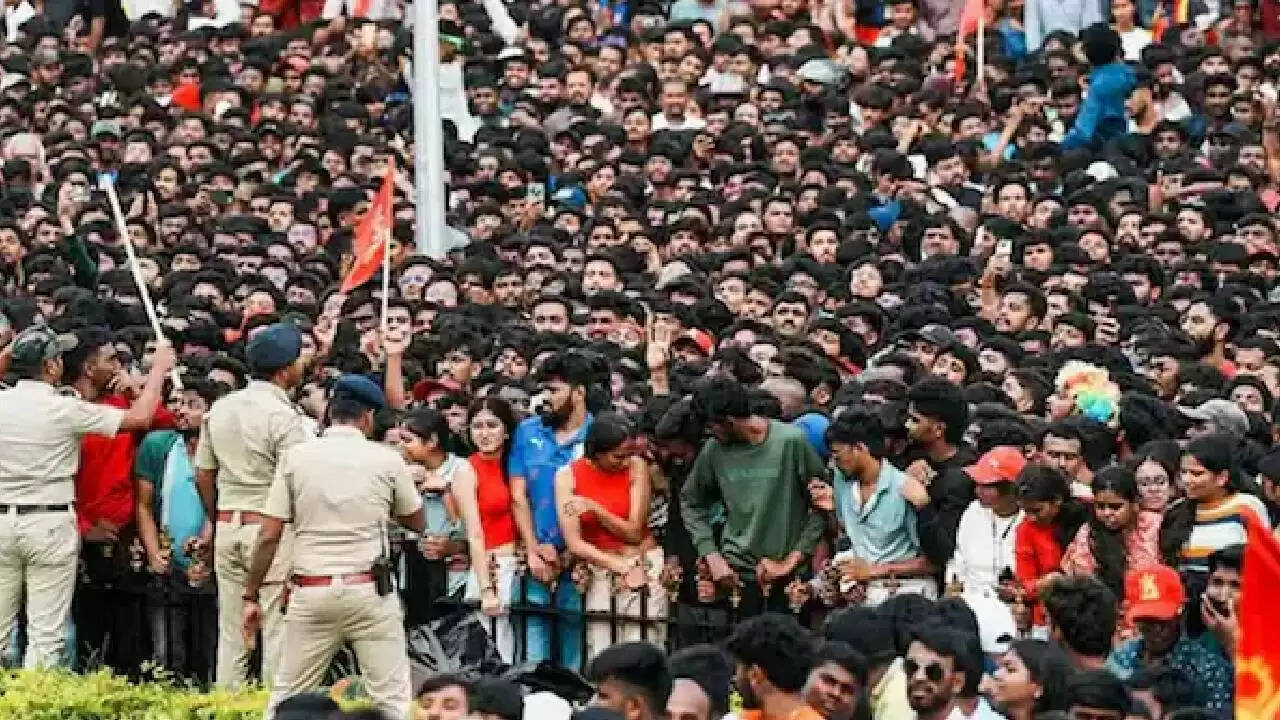 बेंगलुरु में आरसीबी जश्न के दौरान भगदड़: केएससीए ने खुद को अलग किया