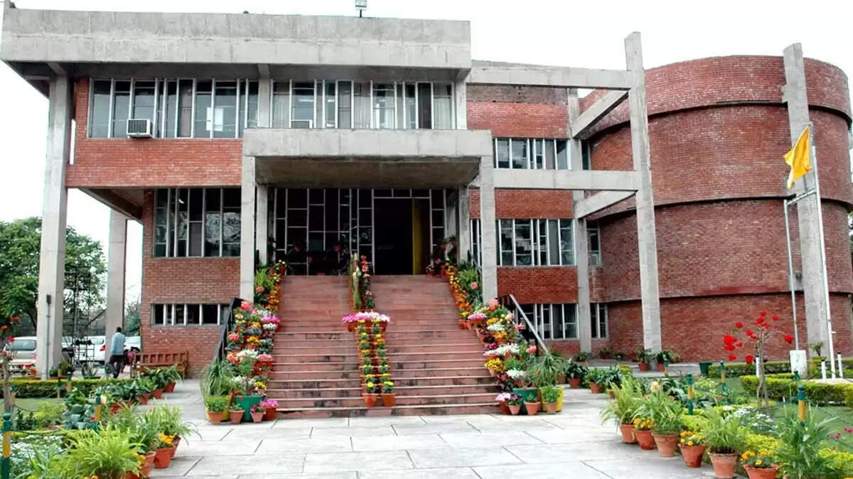 चंडीगढ़ PEC में 30 करोड़ रुपये की लागत से नया आधुनिक लड़कों का हॉस्टल