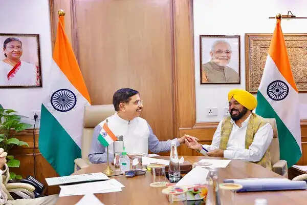 पंजाब के मुख्यमंत्री भगवंत सिंह मान ने केंद्रीय मंत्री से की महत्वपूर्ण बैठक