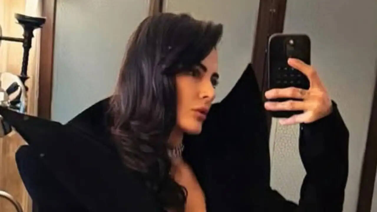 मंदाना करीमी ने भारत छोड़ने की योजना का किया खुलासा