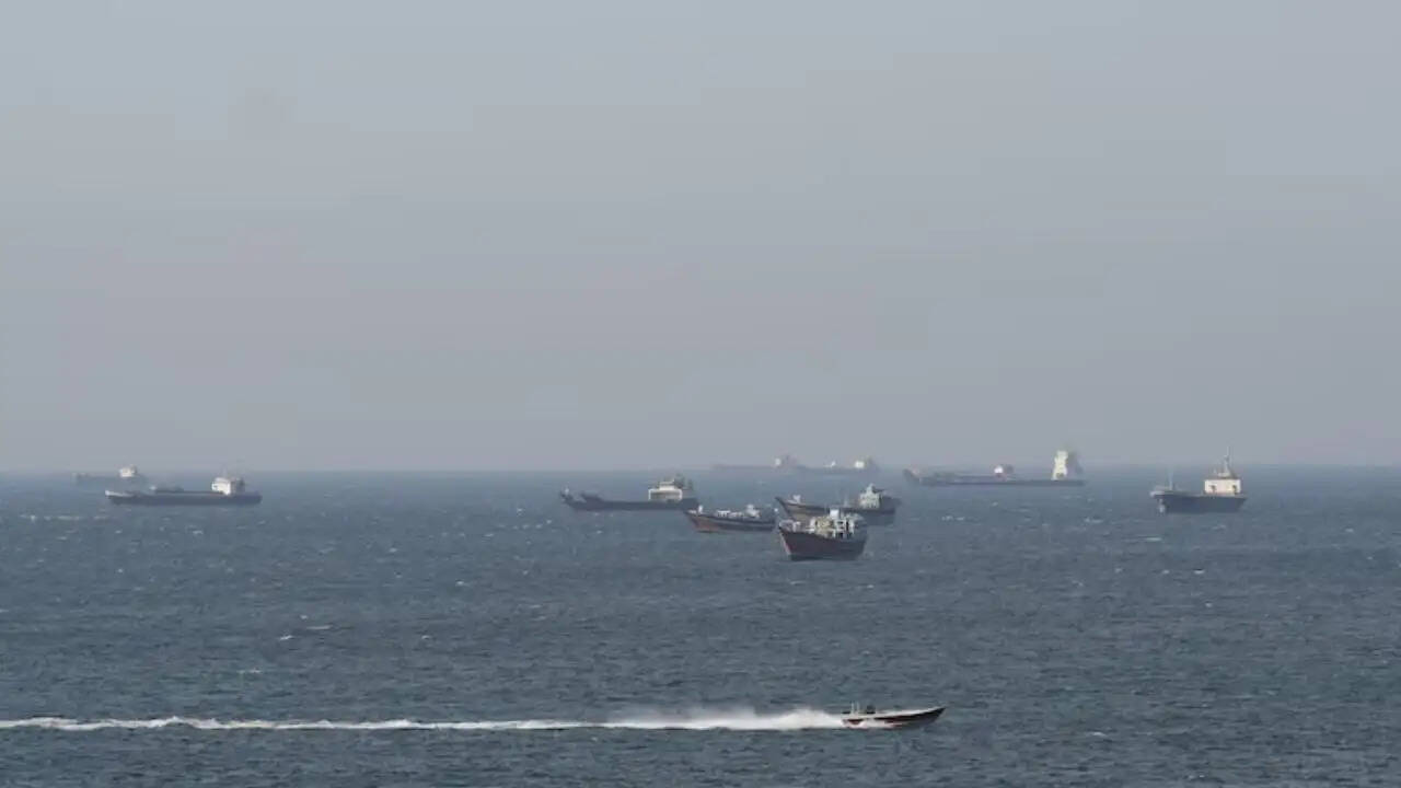 ईरान ने समुद्री सुरक्षा को लेकर बढ़ाई चिंता, दो विदेशी जहाजों को किया कब्जे में