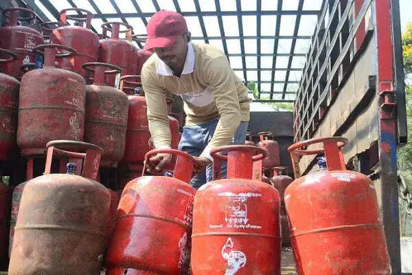 भारत में रसोई गैस का उत्पादन 30% बढ़ा, ईंधन की आपूर्ति स्थिर