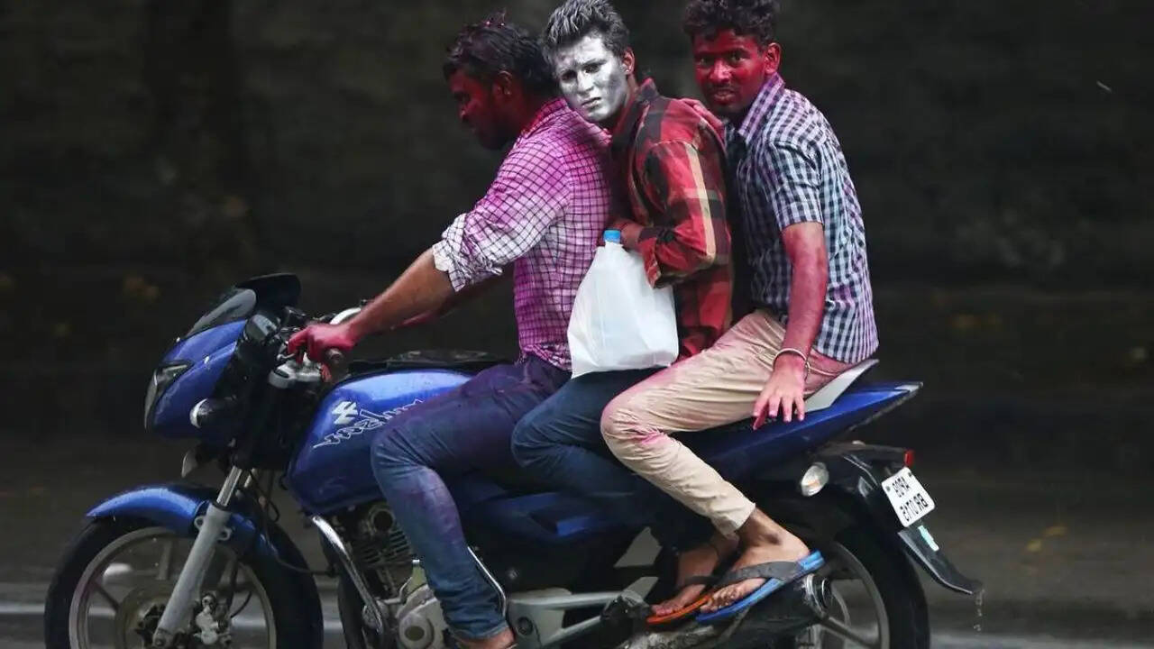 होली पर ट्रैफिक पुलिस की सख्ती: नशे में ड्राइविंग पर भारी जुर्माना