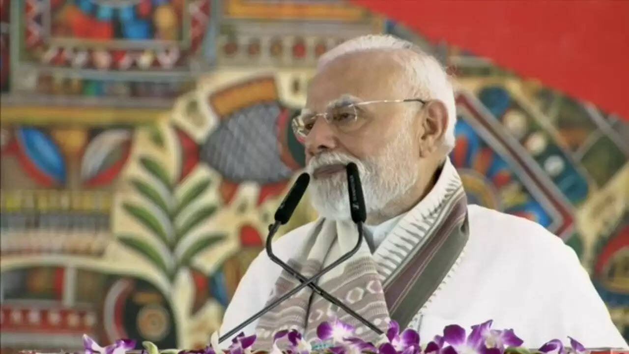 मोदी का सवाल: क्या जेल में रहकर सरकार चलाना उचित है?