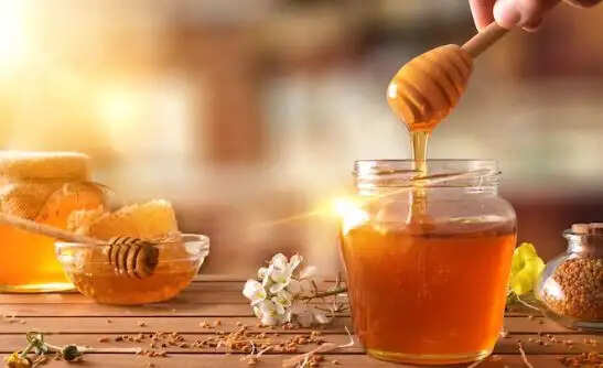 शहद: स्वास्थ्य के लिए एक प्राकृतिक वरदान