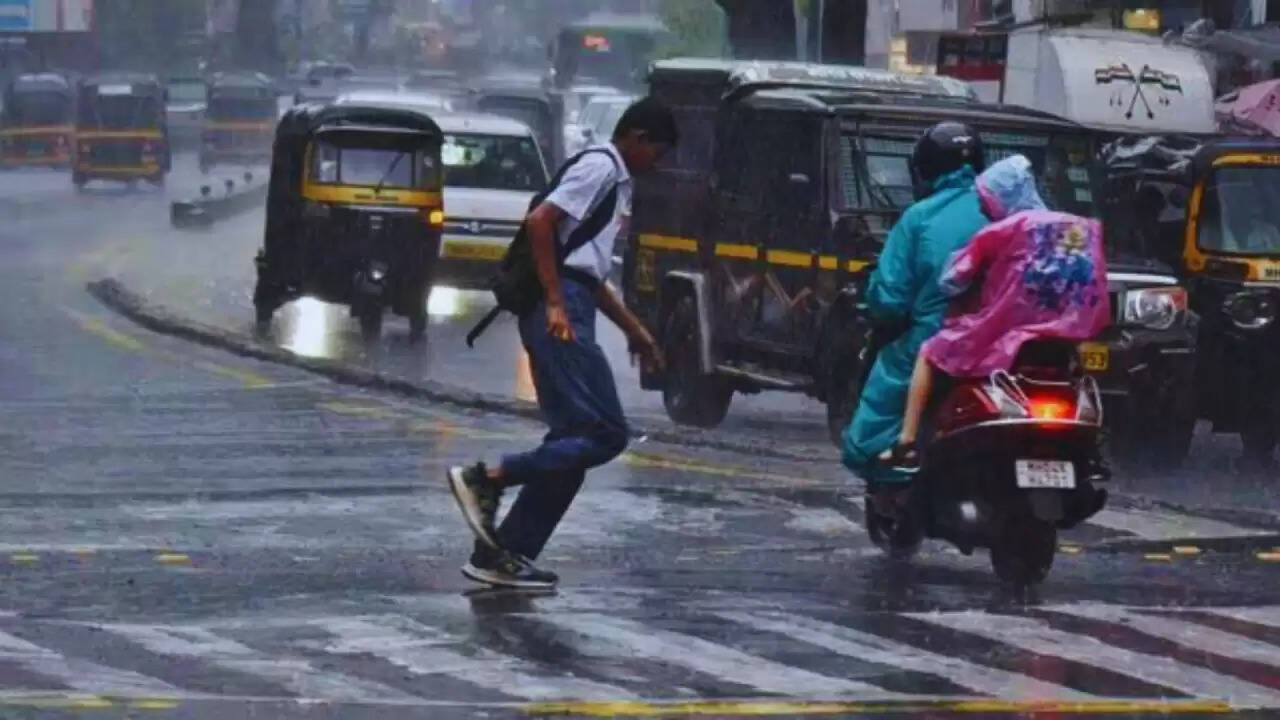 दिल्ली में मॉनसून का अंत: गर्मी की दस्तक और बारिश के रिकॉर्ड