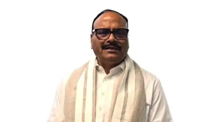 लखनऊ अग्निकांड पर राजनीति गरमाई, डिप्टी सीएम ने अखिलेश यादव को दिया जवाब