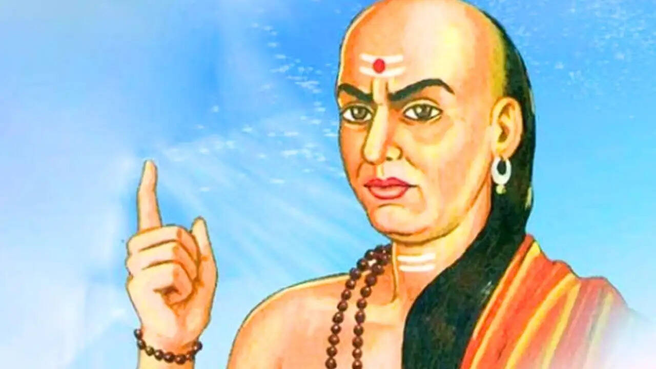 आचार्य चाणक्य की नीतियों से सीखें: जीवन में दुखों से कैसे बचें?