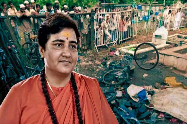 बॉम्बे हाई कोर्ट ने मालेगांव ब्लास्ट मामले में सभी आरोपियों को नोटिस जारी किया