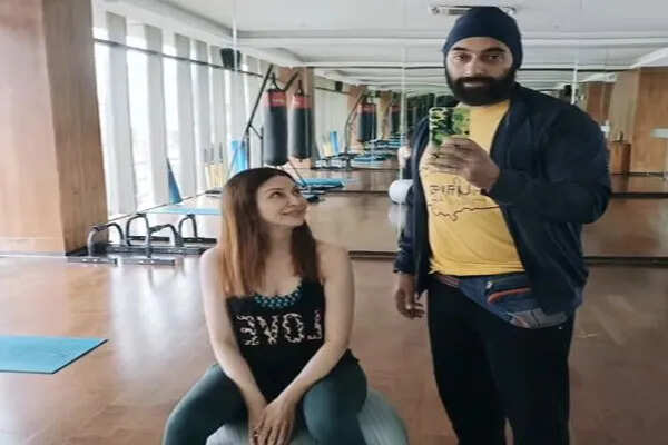 सौम्या टंडन का मजेदार जिम वीडियो हुआ वायरल