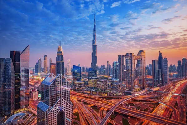 UAE की नई वीजा नीति: भारतीयों के लिए गोल्डन वीजा अब सस्ता और आसान
