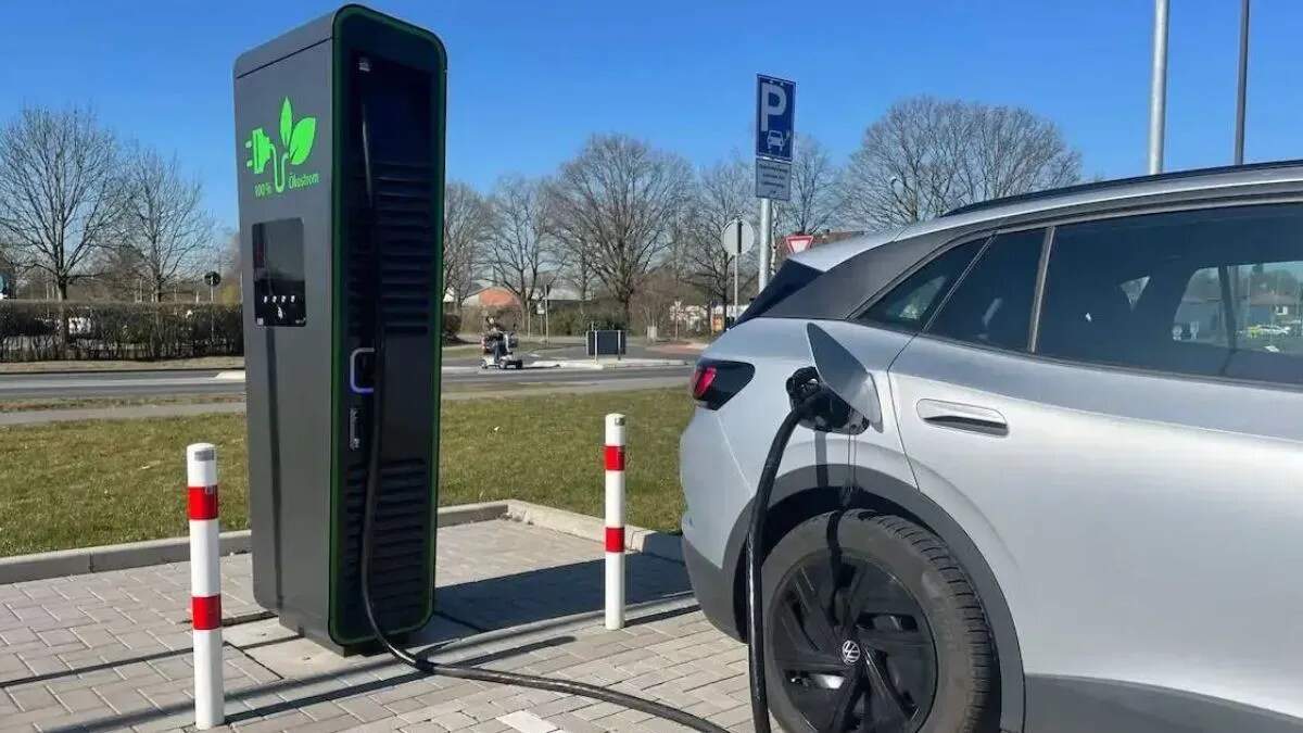 भारत में सबसे तेज AC चार्जिंग वाली इलेक्ट्रिक कारें: जानें चार्जिंग समय और बैटरी क्षमता