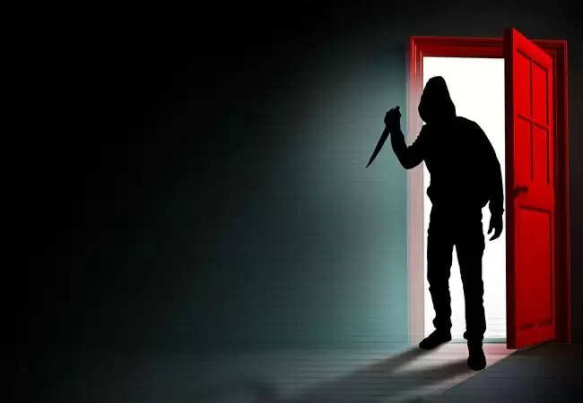 बुलंदशहर में कोर्ट परिसर में हिस्ट्रीशीटर की हत्या, प्रेम प्रसंग से जुड़ा मामला