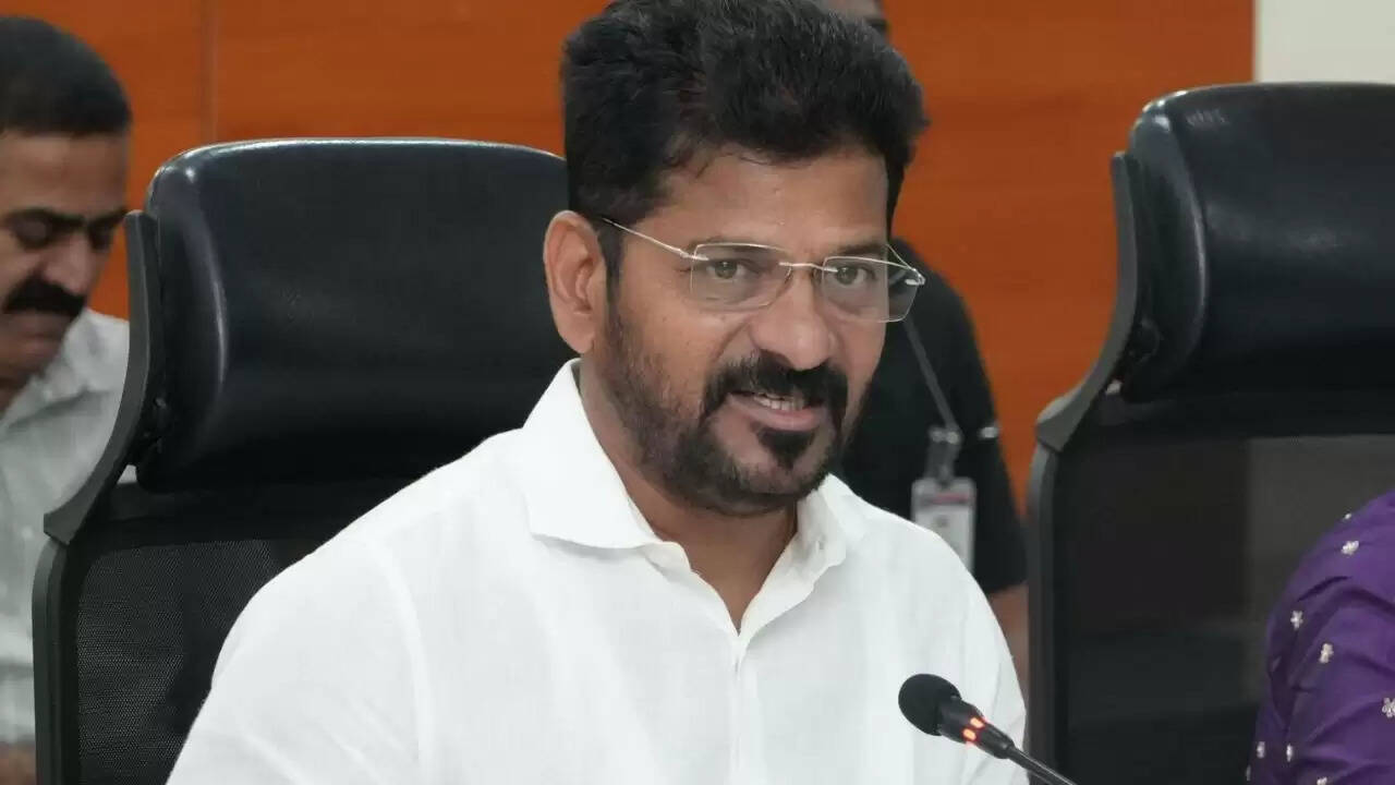 तेलंगाना के मुख्यमंत्री का विवादास्पद बयान, राजनीतिक हलचल तेज