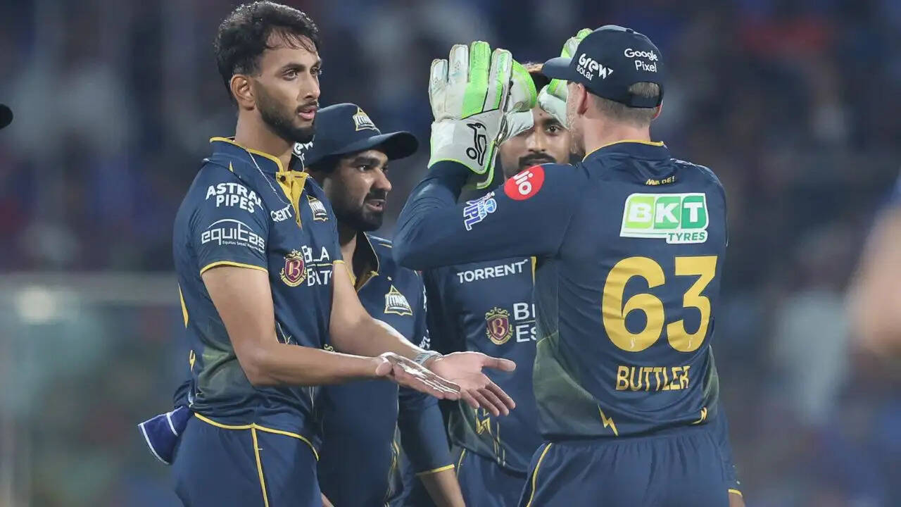 गुजरात टाइटन्स ने दिल्ली कैपिटल्स को हराया, अंक तालिका में मिली बढ़त