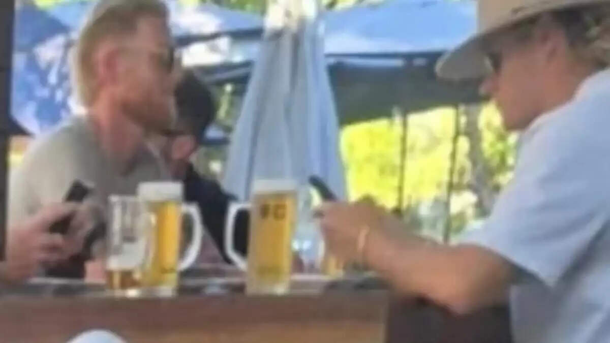 एशेज टेस्ट सीरीज में इंग्लैंड के खिलाड़ियों की शराब पीने की हरकतें, ईसीबी कार्रवाई के लिए तैयार