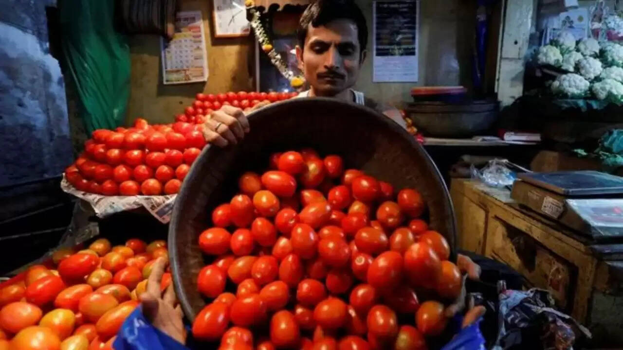 भारत में खुदरा महंगाई में वृद्धि: खाद्य कीमतों में गिरावट की रफ्तार धीमी