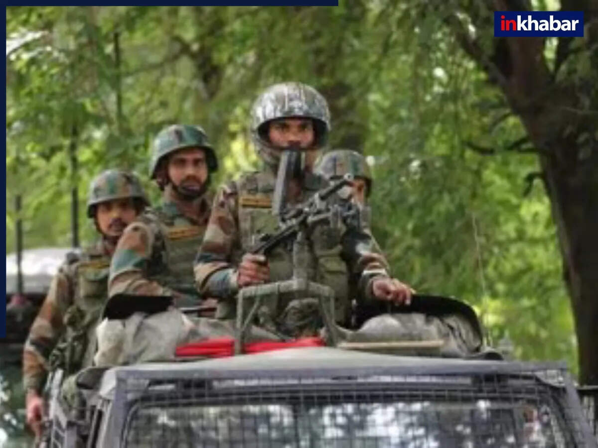 कुलगाम में सुरक्षा बलों और आतंकवादियों के बीच मुठभेड़ जारी