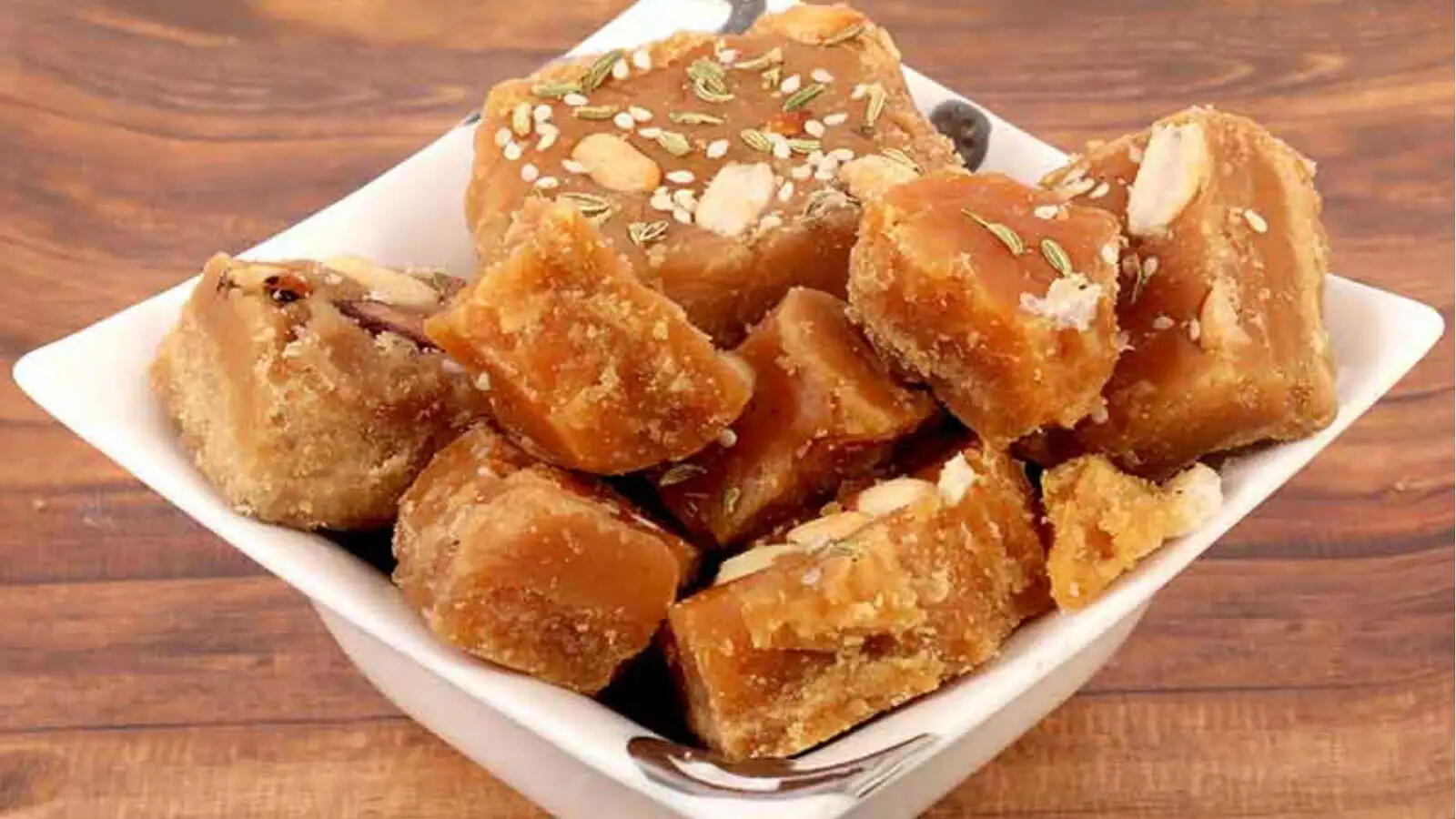 गुड़ और दूध का संयोजन: सर्दियों में सेहत के लिए अद्भुत लाभ