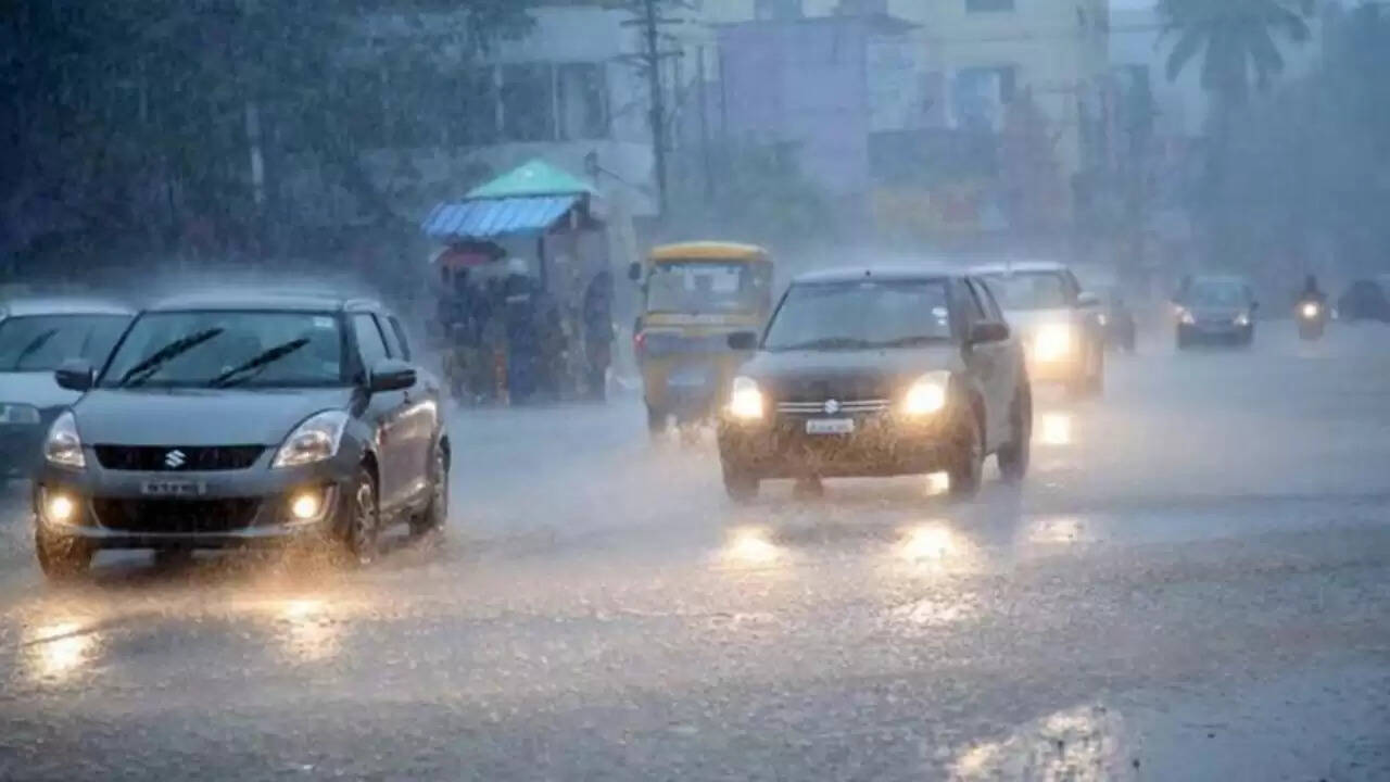 दिल्ली-एनसीआर में बारिश की उम्मीद: जानें मौसम का हाल