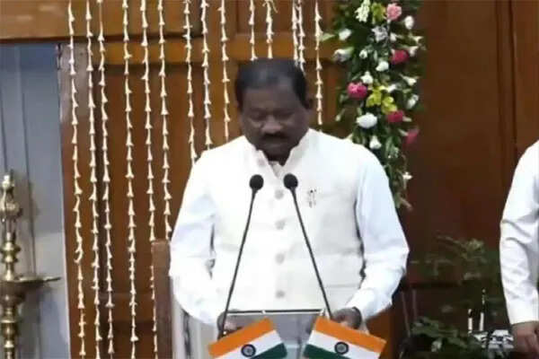 झारखंड के शिक्षा मंत्री रामदास सोरेन की तबीयत बिगड़ी, दिल्ली भेजा गया