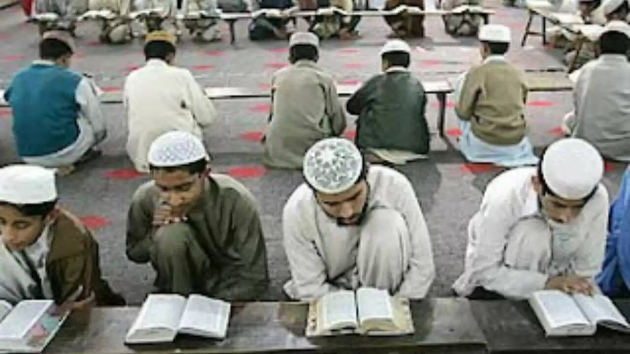 पाकिस्तान के मदरसों में बच्चों के यौन शोषण की च shocking रिपोर्ट