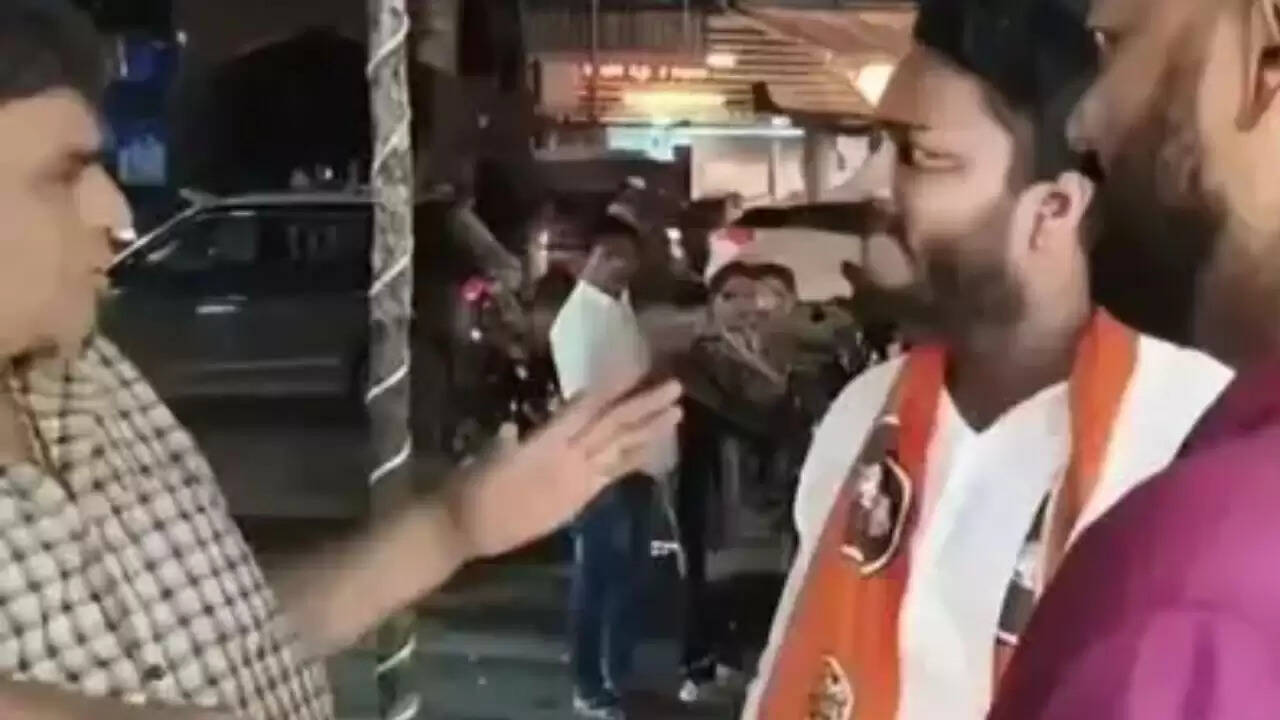 विरार रेलवे स्टेशन पर ऑटो-रिक्शा चालक की पिटाई, भाषाई विवाद का मामला